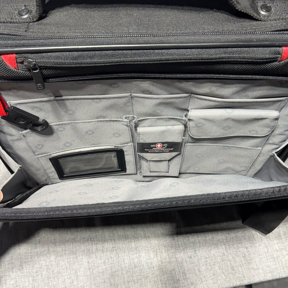 Wenger Swiss Army Laptop Briefcase - Picture 5 of 11